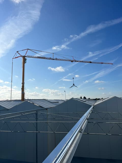 Fase 12 van de renovatie van kas EveryD Flowers in De Lier