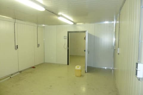 Fase 5 van de montage van de koelcel in Nootdorp